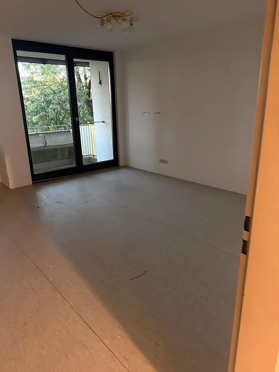 Wohnzimmer nach der Wohnungsauflösung, besenrein übergeben